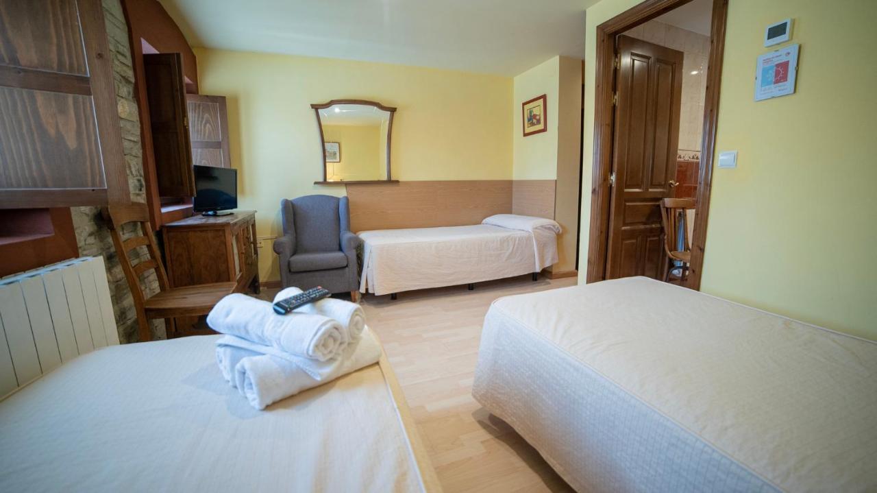 Hotel Rural Los Cerezos De Yanguas Exteriör bild