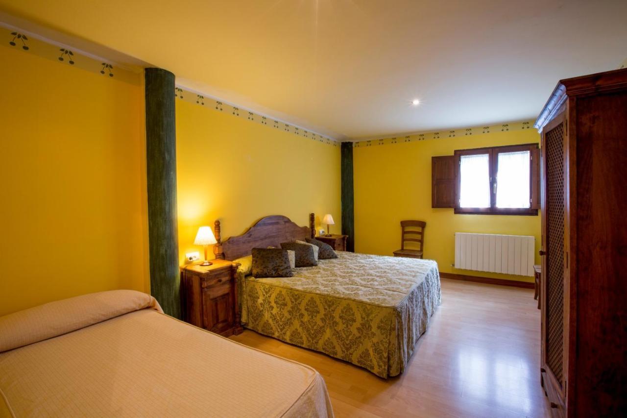 Hotel Rural Los Cerezos De Yanguas Exteriör bild