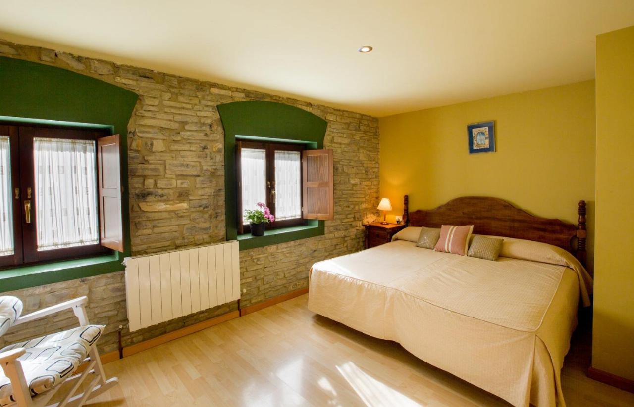 Hotel Rural Los Cerezos De Yanguas Exteriör bild